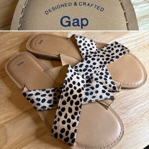 GAP Women’s Size 7 Leopard Animal Print Slip On Sandals